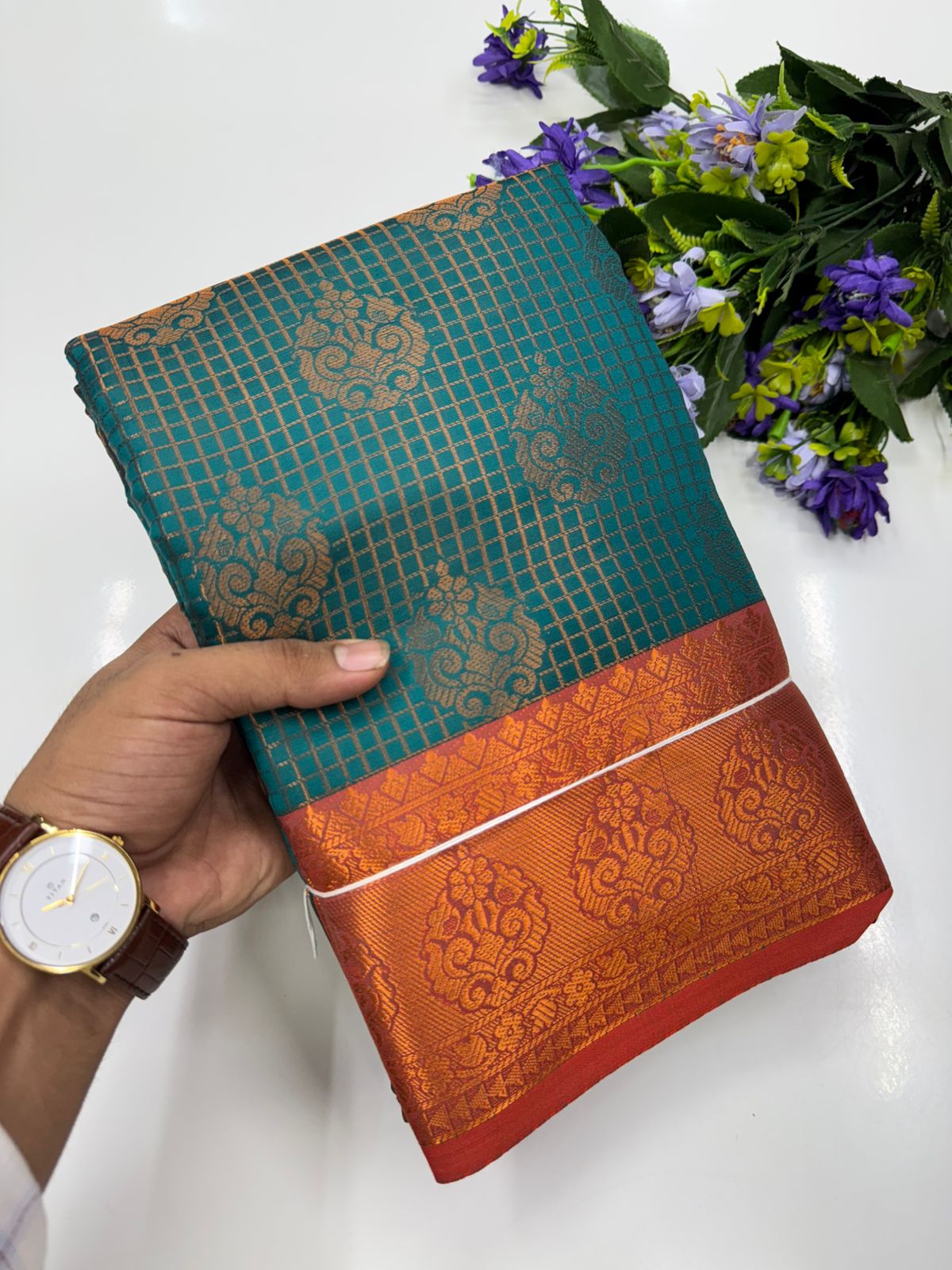 Vaira Oosi saree