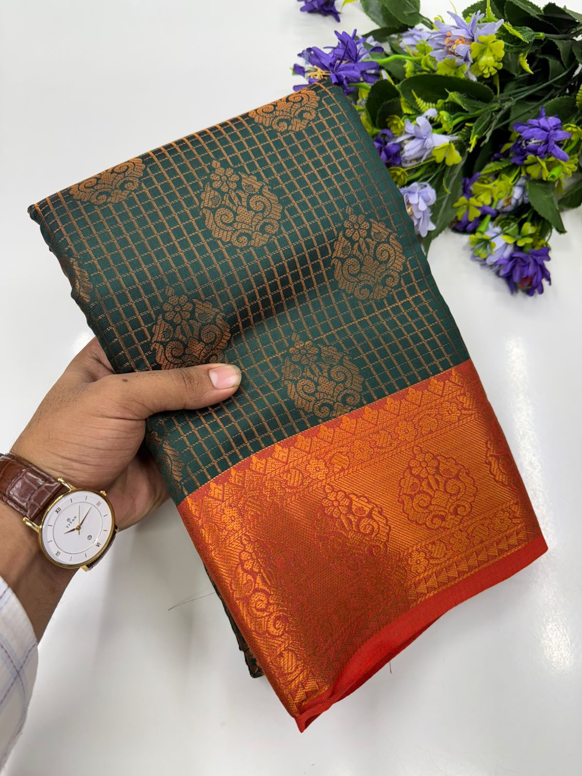 Vaira Oosi saree