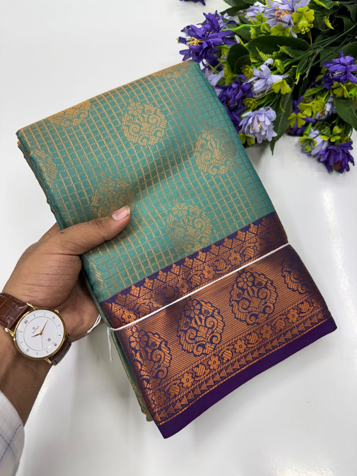 Vaira Oosi saree