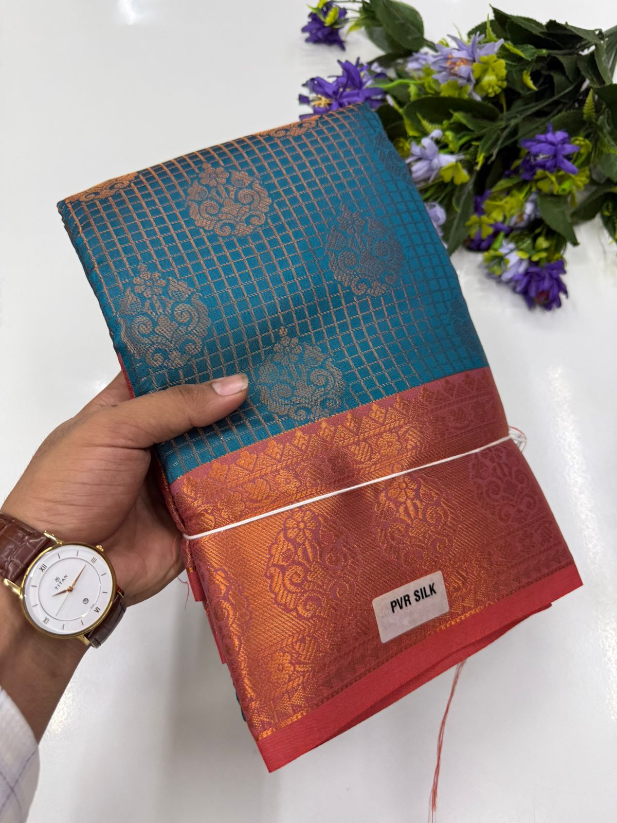 Vaira Oosi saree